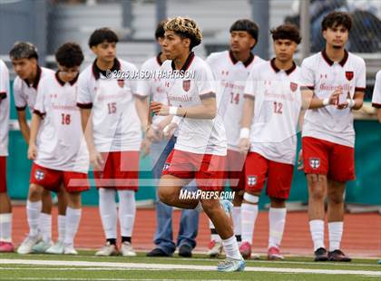 Thumbnail 2 in Gainesville vs. Bridgeport (UIL Soccer 4A Region 2 Semifinal) photogallery.