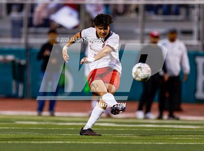 Thumbnail 1 in Gainesville vs. Bridgeport (UIL Soccer 4A Region 2 Semifinal) photogallery.