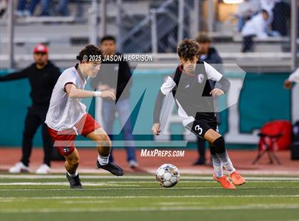 Thumbnail 3 in Gainesville vs. Bridgeport (UIL Soccer 4A Region 2 Semifinal) photogallery.