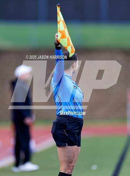 Thumbnail 2 in Gainesville vs. Bridgeport (UIL Soccer 4A Region 2 Semifinal) photogallery.