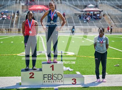 Thumbnail 3 in UIL 6A Track & Field Area 21&22 (Awards) photogallery.