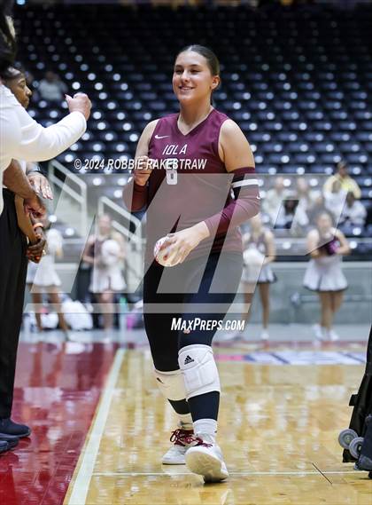 Thumbnail 1 in Iola vs. Crawford (UIL 2A Volleyball Division II Final) photogallery.