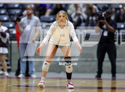 Thumbnail 2 in Iola vs. Crawford (UIL 2A Volleyball Division II Final) photogallery.
