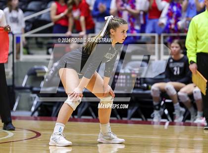Thumbnail 1 in Iola vs. Crawford (UIL 2A Volleyball Division II Final) photogallery.