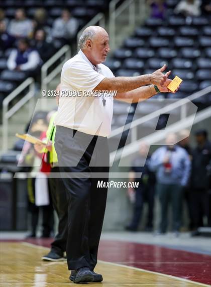 Thumbnail 1 in Iola vs. Crawford (UIL 2A Volleyball Division II Final) photogallery.