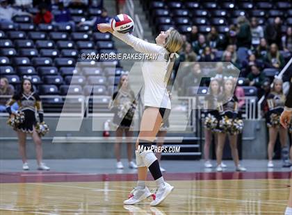 Thumbnail 3 in Iola vs. Crawford (UIL 2A Volleyball Division II Final) photogallery.