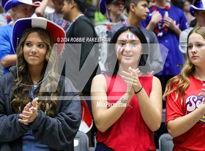 Thumbnail 2 in Iola vs. Crawford (UIL 2A Volleyball Division II Final) photogallery.
