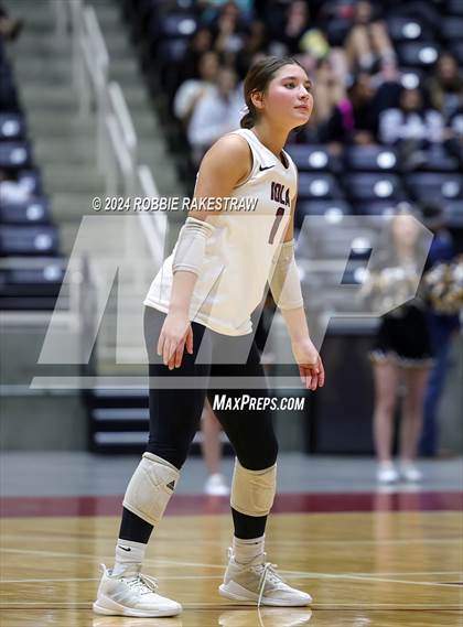 Thumbnail 1 in Iola vs. Crawford (UIL 2A Volleyball Division II Final) photogallery.