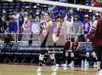 Thumbnail 2 in Iola vs. Crawford (UIL 2A Volleyball Division II Final) photogallery.