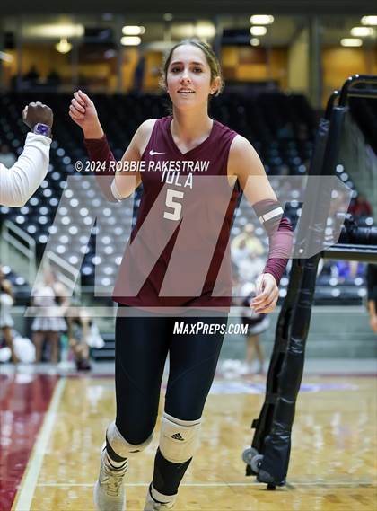 Thumbnail 2 in Iola vs. Crawford (UIL 2A Volleyball Division II Final) photogallery.