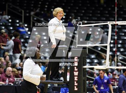 Thumbnail 2 in Iola vs. Crawford (UIL 2A Volleyball Division II Final) photogallery.