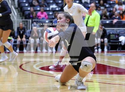 Thumbnail 1 in Iola vs. Crawford (UIL 2A Volleyball Division II Final) photogallery.