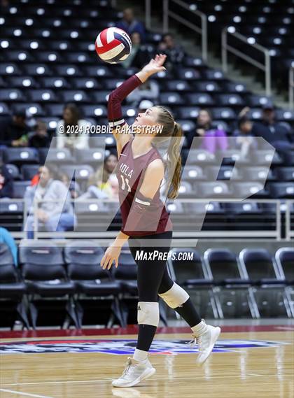 Thumbnail 2 in Iola vs. Crawford (UIL 2A Volleyball Division II Final) photogallery.