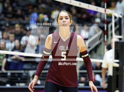 Thumbnail 2 in Iola vs. Crawford (UIL 2A Volleyball Division II Final) photogallery.