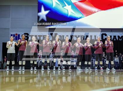Thumbnail 3 in Iola vs. Crawford (UIL 2A Volleyball Division II Final) photogallery.