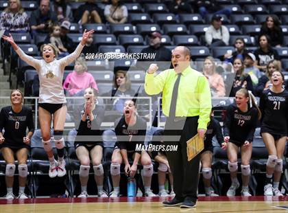 Thumbnail 2 in Iola vs. Crawford (UIL 2A Volleyball Division II Final) photogallery.