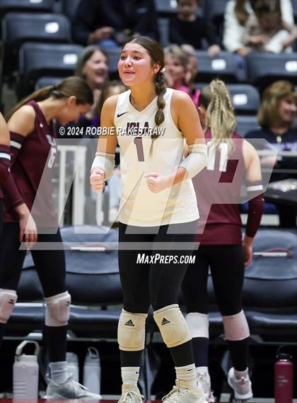 Thumbnail 3 in Iola vs. Crawford (UIL 2A Volleyball Division II Final) photogallery.