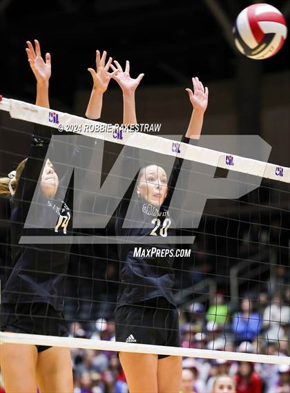 Thumbnail 3 in Iola vs. Crawford (UIL 2A Volleyball Division II Final) photogallery.