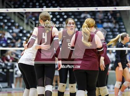 Thumbnail 1 in Iola vs. Crawford (UIL 2A Volleyball Division II Final) photogallery.