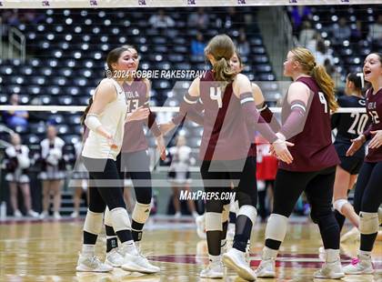 Thumbnail 2 in Iola vs. Crawford (UIL 2A Volleyball Division II Final) photogallery.