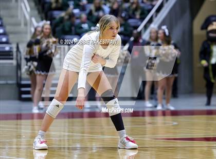 Thumbnail 2 in Iola vs. Crawford (UIL 2A Volleyball Division II Final) photogallery.