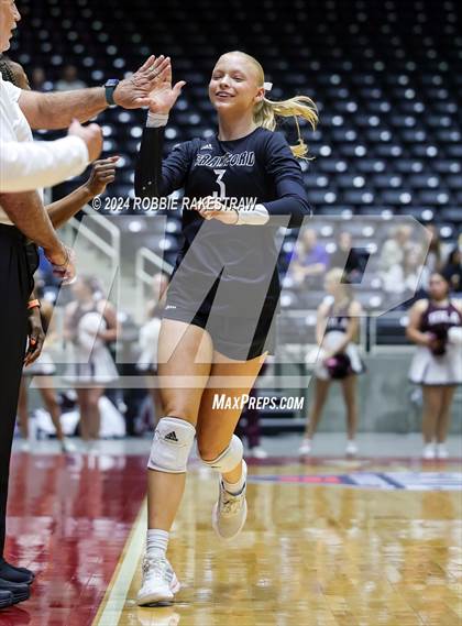 Thumbnail 3 in Iola vs. Crawford (UIL 2A Volleyball Division II Final) photogallery.