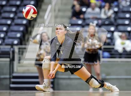 Thumbnail 1 in Iola vs. Crawford (UIL 2A Volleyball Division II Final) photogallery.
