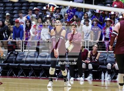 Thumbnail 1 in Iola vs. Crawford (UIL 2A Volleyball Division II Final) photogallery.