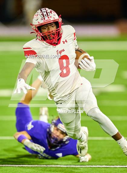 Thumbnail 3 in Shiner vs. Bremond (UIL 2A D2 Football Semifinal) photogallery.