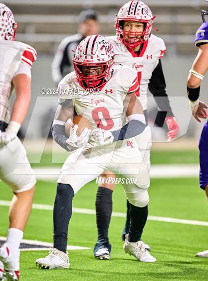 Thumbnail 3 in Shiner vs. Bremond (UIL 2A D2 Football Semifinal) photogallery.