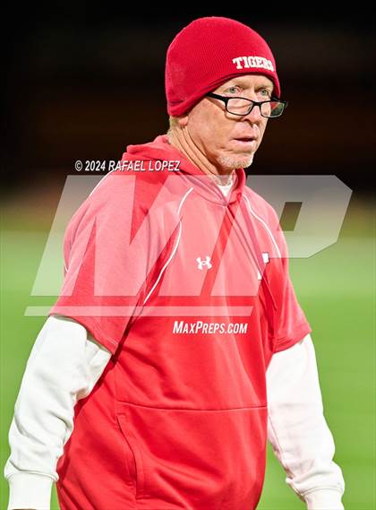 Thumbnail 1 in Shiner vs. Bremond (UIL 2A D2 Football Semifinal) photogallery.