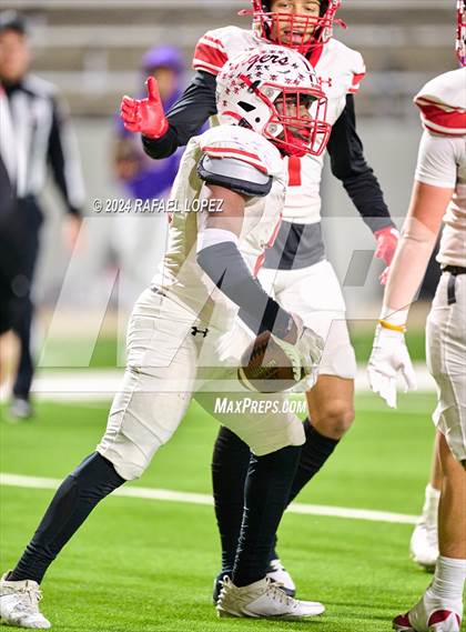 Thumbnail 1 in Shiner vs. Bremond (UIL 2A D2 Football Semifinal) photogallery.