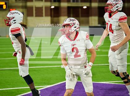 Thumbnail 3 in Shiner vs. Bremond (UIL 2A D2 Football Semifinal) photogallery.