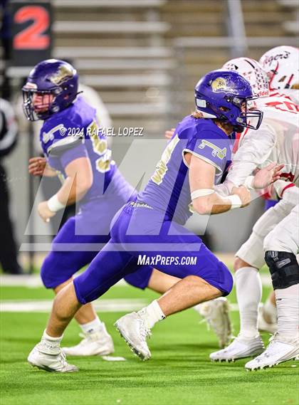 Thumbnail 2 in Shiner vs. Bremond (UIL 2A D2 Football Semifinal) photogallery.