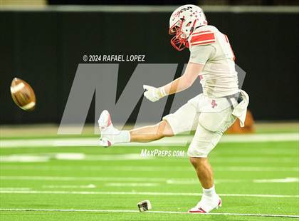 Thumbnail 3 in Shiner vs. Bremond (UIL 2A D2 Football Semifinal) photogallery.