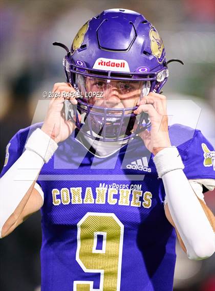Thumbnail 1 in Shiner vs. Bremond (UIL 2A D2 Football Semifinal) photogallery.