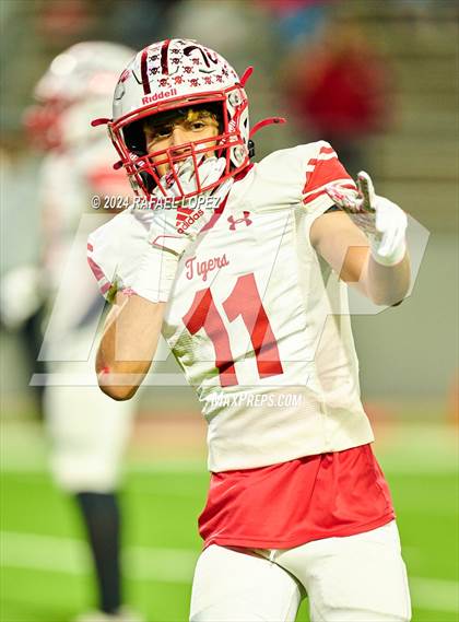 Thumbnail 1 in Shiner vs. Bremond (UIL 2A D2 Football Semifinal) photogallery.