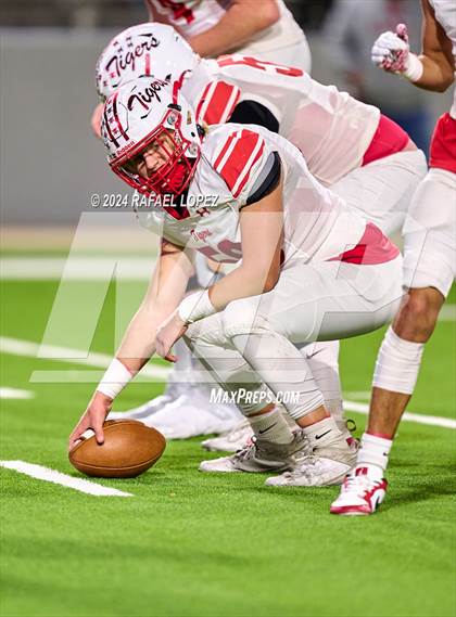 Thumbnail 3 in Shiner vs. Bremond (UIL 2A D2 Football Semifinal) photogallery.