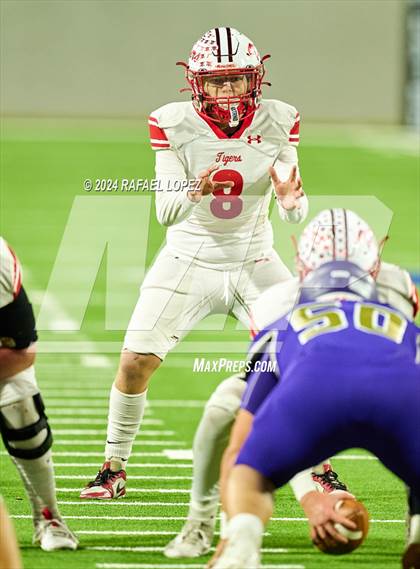 Thumbnail 3 in Shiner vs. Bremond (UIL 2A D2 Football Semifinal) photogallery.