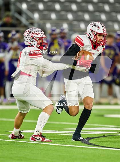 Thumbnail 3 in Shiner vs. Bremond (UIL 2A D2 Football Semifinal) photogallery.