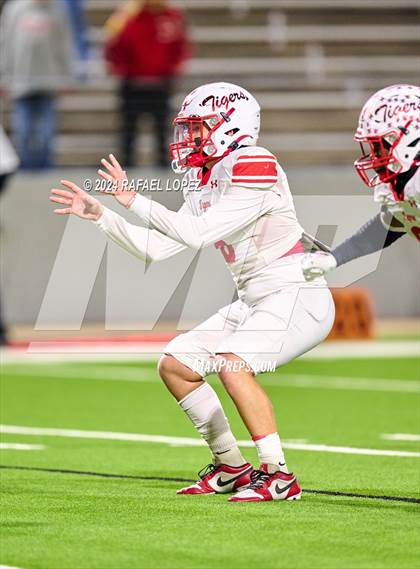 Thumbnail 2 in Shiner vs. Bremond (UIL 2A D2 Football Semifinal) photogallery.