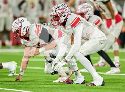 Thumbnail 2 in Shiner vs. Bremond (UIL 2A D2 Football Semifinal) photogallery.