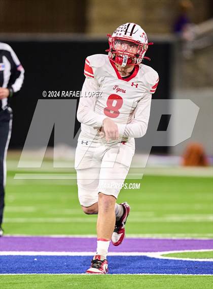 Thumbnail 1 in Shiner vs. Bremond (UIL 2A D2 Football Semifinal) photogallery.