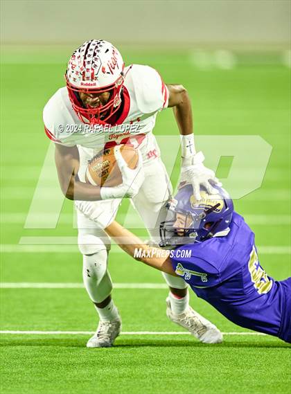 Thumbnail 1 in Shiner vs. Bremond (UIL 2A D2 Football Semifinal) photogallery.