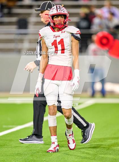 Thumbnail 2 in Shiner vs. Bremond (UIL 2A D2 Football Semifinal) photogallery.