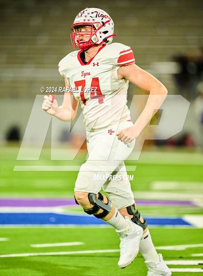 Thumbnail 3 in Shiner vs. Bremond (UIL 2A D2 Football Semifinal) photogallery.