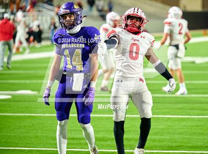 Thumbnail 3 in Shiner vs. Bremond (UIL 2A D2 Football Semifinal) photogallery.