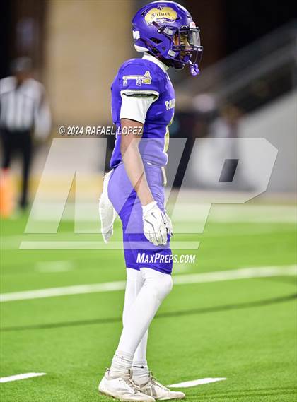 Thumbnail 2 in Shiner vs. Bremond (UIL 2A D2 Football Semifinal) photogallery.