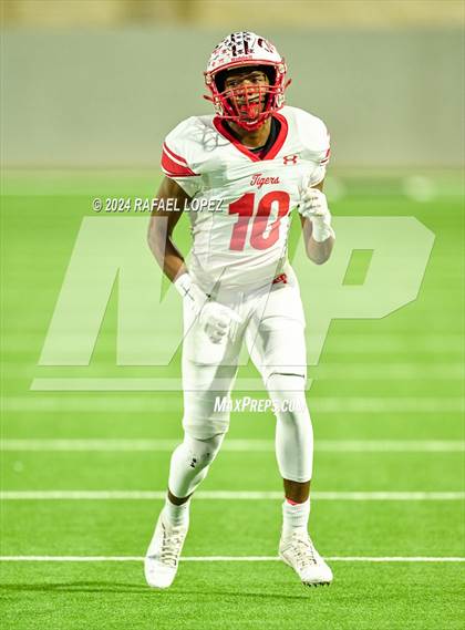 Thumbnail 3 in Shiner vs. Bremond (UIL 2A D2 Football Semifinal) photogallery.