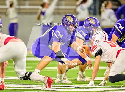 Thumbnail 3 in Shiner vs. Bremond (UIL 2A D2 Football Semifinal) photogallery.